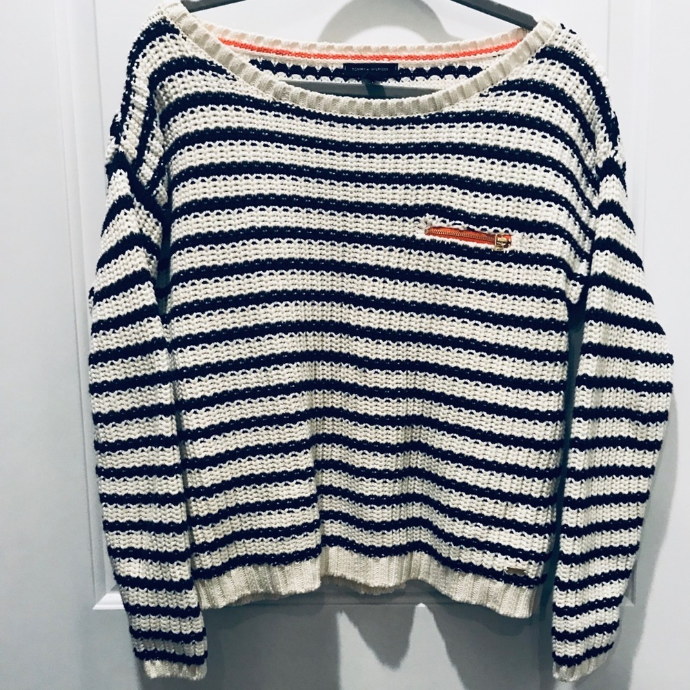 Women’s Tommy Hilfiger Sweater-Size M